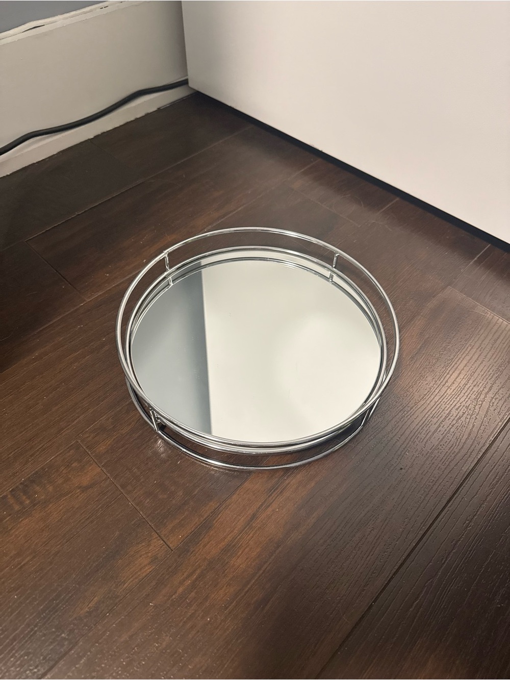 Round Mirrored Tray - Silver